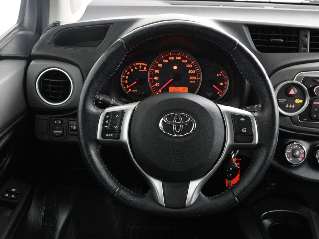 Toyota Yaris - 1.3 VVT-i Aspiration