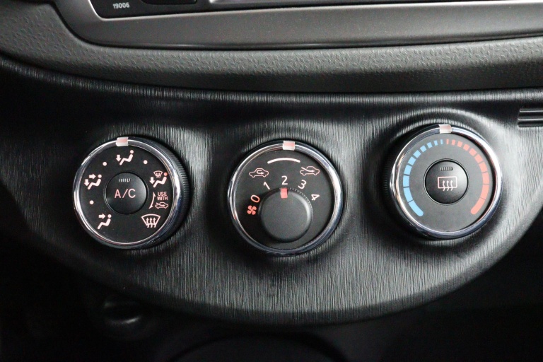 Toyota Yaris - 1.3 VVT-i Aspiration 7