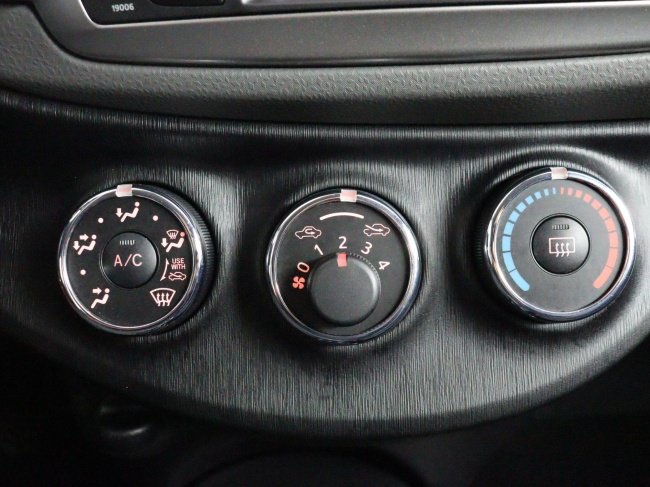 Toyota Yaris - 1.3 VVT-i Aspiration