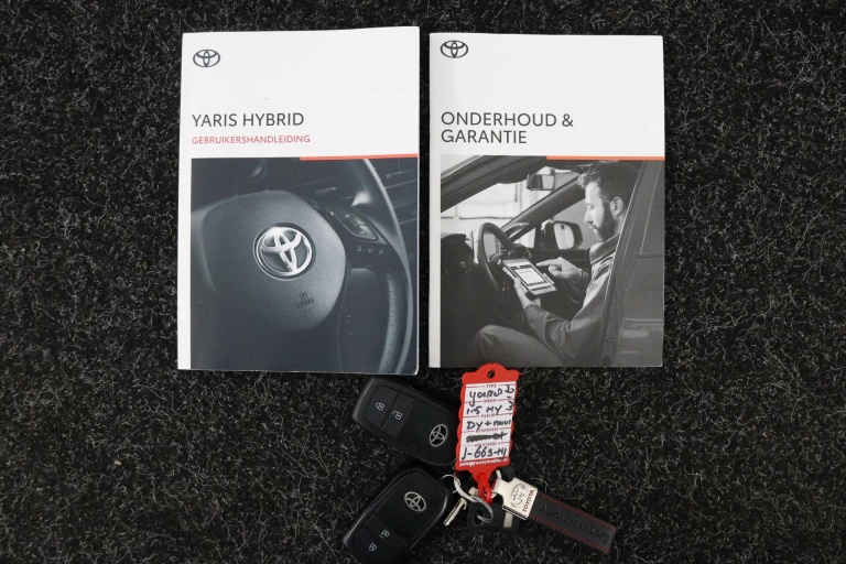 Toyota Yaris - 1.5 Hybrid First Edition 11
