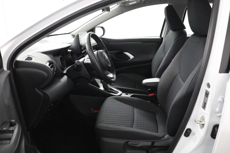 Toyota Yaris - 1.5 Hybrid First Edition 17