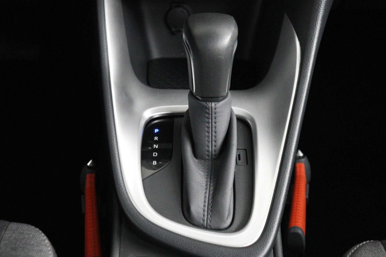 Toyota Yaris - 1.5 Hybrid First Edition 26