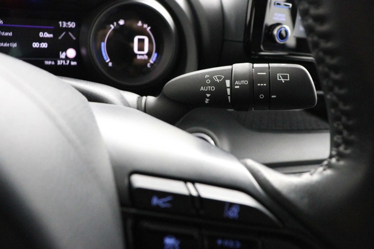 Toyota Yaris - 1.5 Hybrid First Edition 31