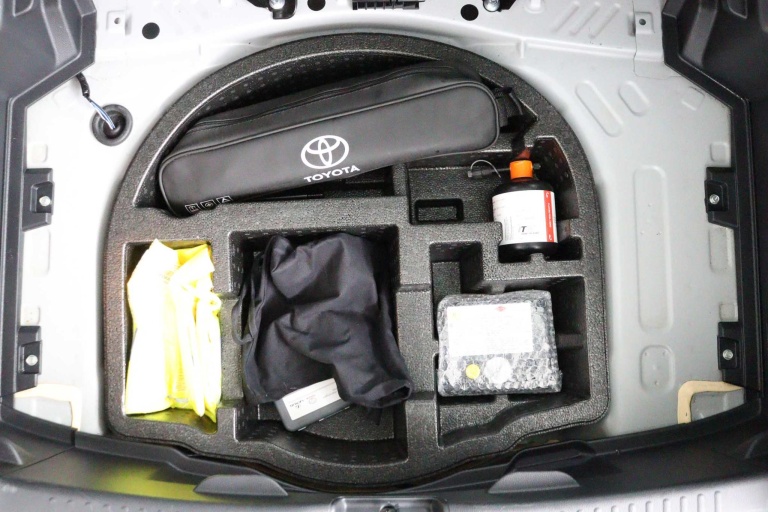 Toyota Yaris - 1.5 Hybrid First Edition 33