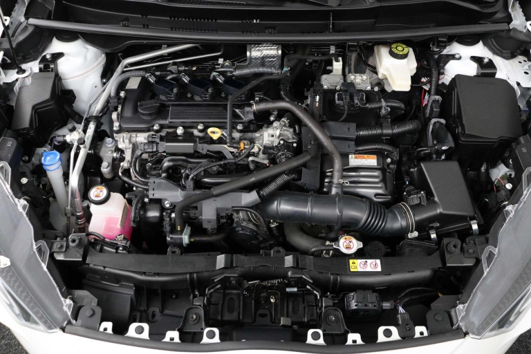 Toyota Yaris - 1.5 Hybrid First Edition 34