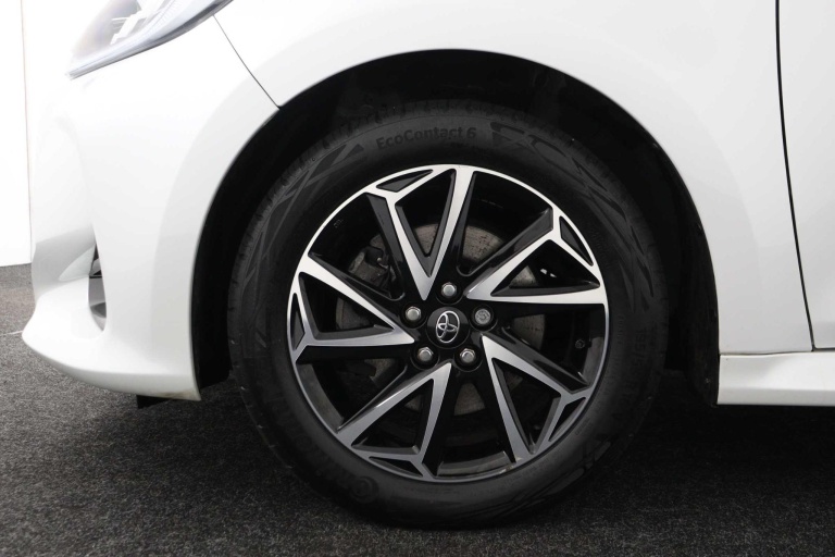 Toyota Yaris - 1.5 Hybrid First Edition 38