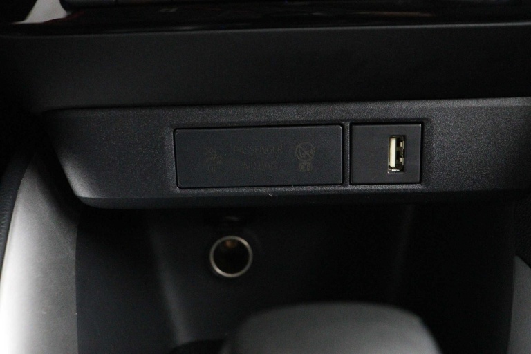 Toyota Yaris - 1.5 Hybrid First Edition 57