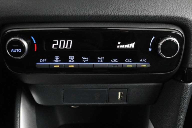 Toyota Yaris - 1.5 Hybrid First Edition 7