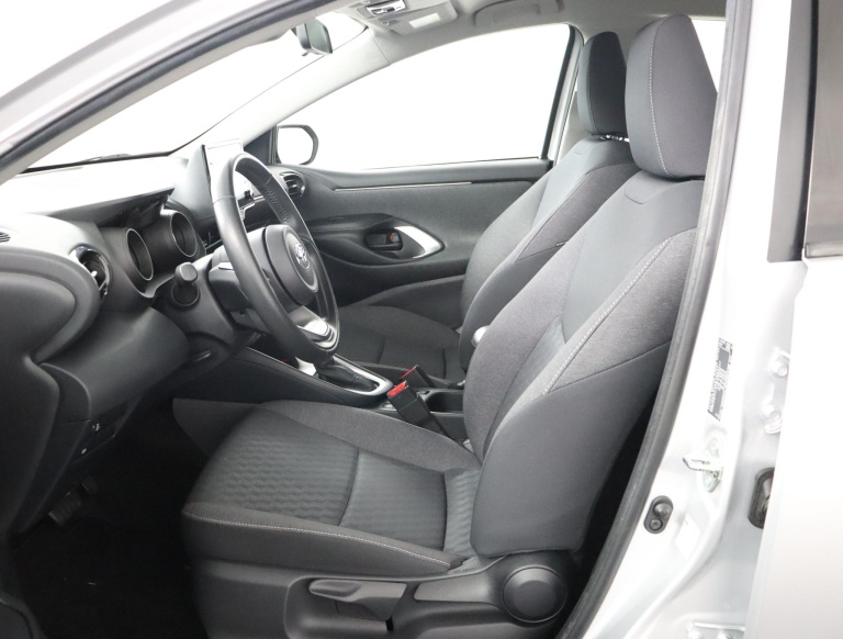 Toyota Yaris - 1.5 Hybrid Dynamic 17