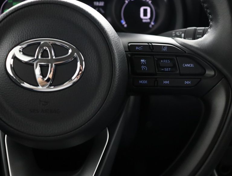 Toyota Yaris - 1.5 Hybrid Dynamic 21