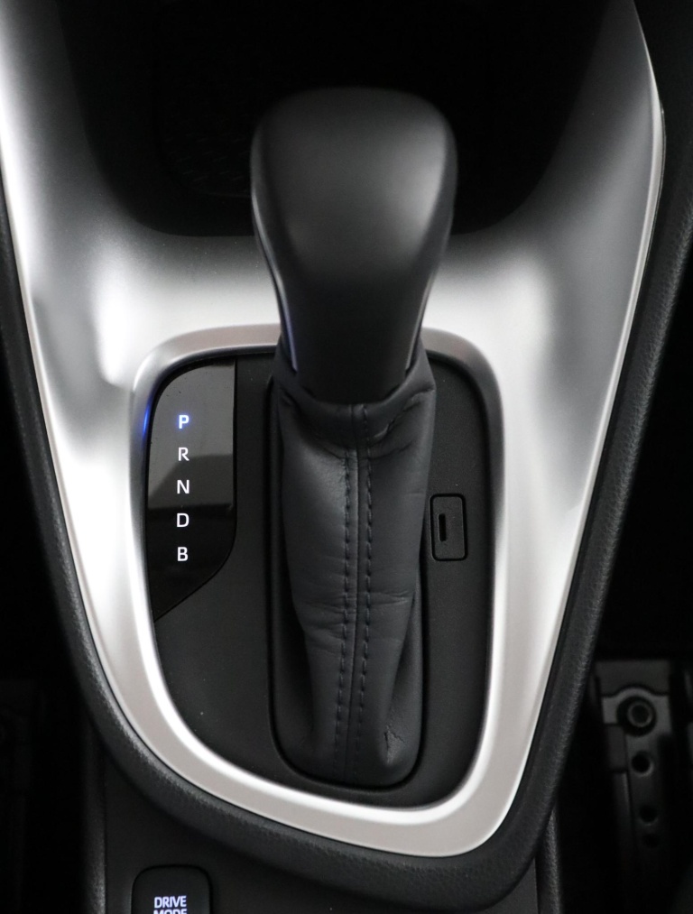 Toyota Yaris - 1.5 Hybrid Dynamic 27