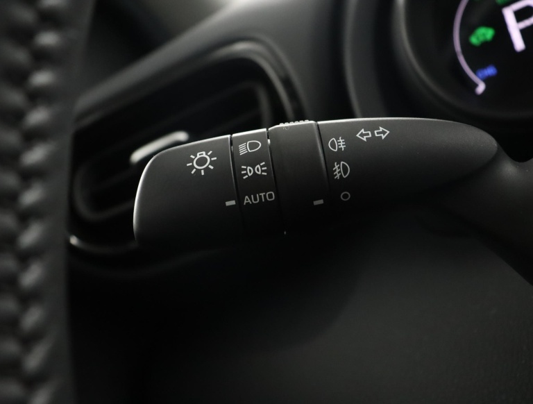 Toyota Yaris - 1.5 Hybrid Dynamic 31