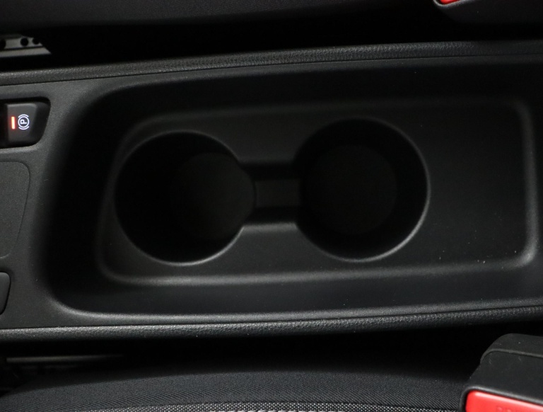 Toyota Yaris - 1.5 Hybrid Dynamic 47