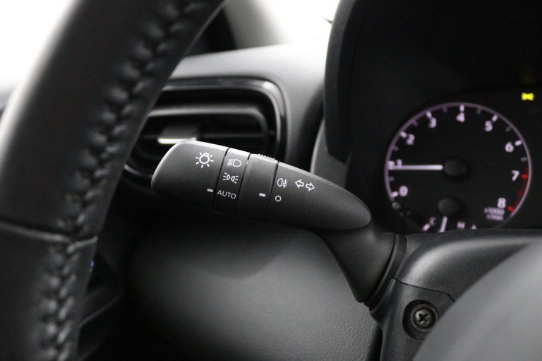 Toyota Yaris - 1.5 VVT-i Active 29