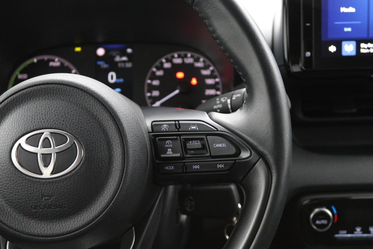Toyota Yaris - 1.5 Hybrid 115 21