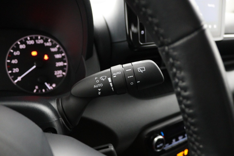 Toyota Yaris - 1.5 Hybrid 115 30