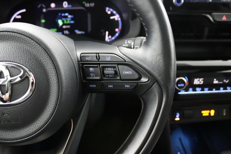 Toyota Yaris Cross - 1.5 Hybrid Executive Plus 19