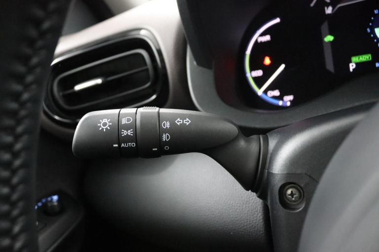 Toyota Yaris Cross - 1.5 Hybrid Executive Plus 21