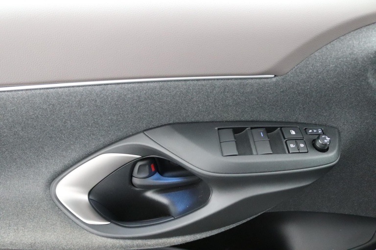 Toyota Yaris Cross - 1.5 Hybrid Executive Plus 32