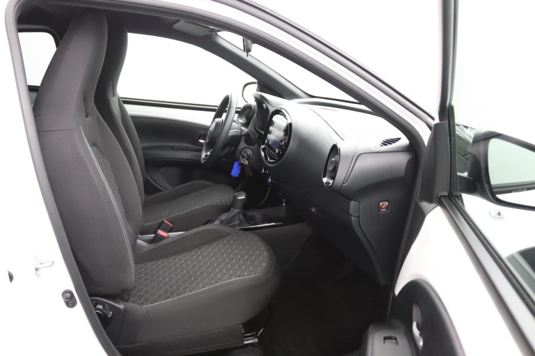 Toyota Aygo X - 1.0 VVT-i S-CVT Pulse 10