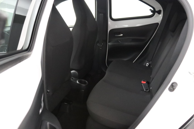 Toyota Aygo X - 1.0 VVT-i S-CVT Pulse 12