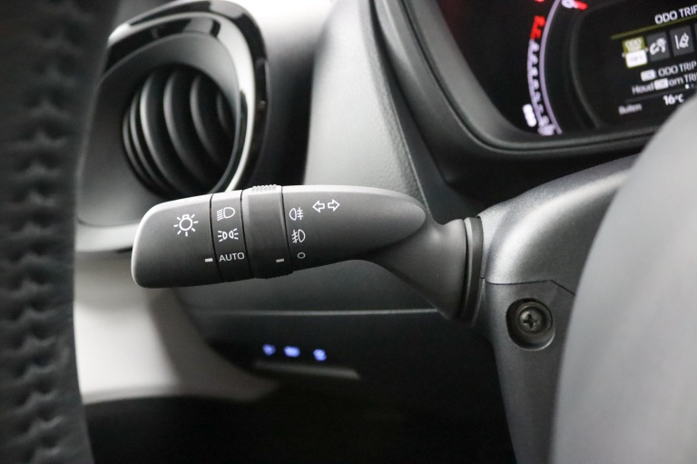 Toyota Aygo X - 1.0 VVT-i S-CVT Pulse 22