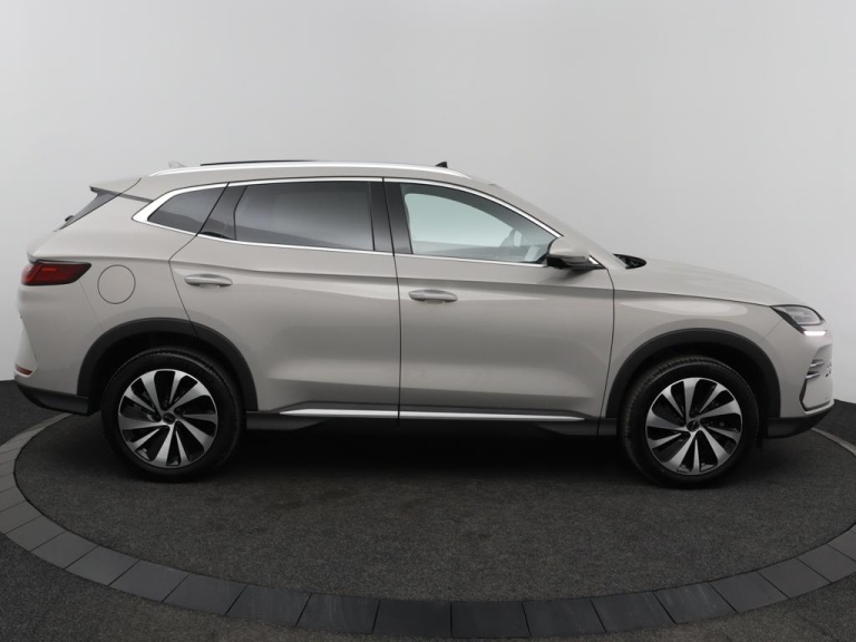 BYD SEAL U - 1.5 T DM-i AWD Design 5