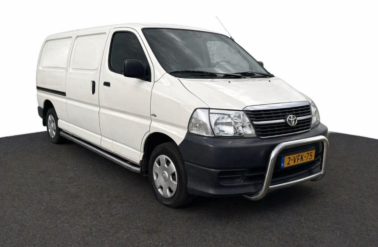 Toyota HiAce - 2.5 D-4D LWB Comfort 2