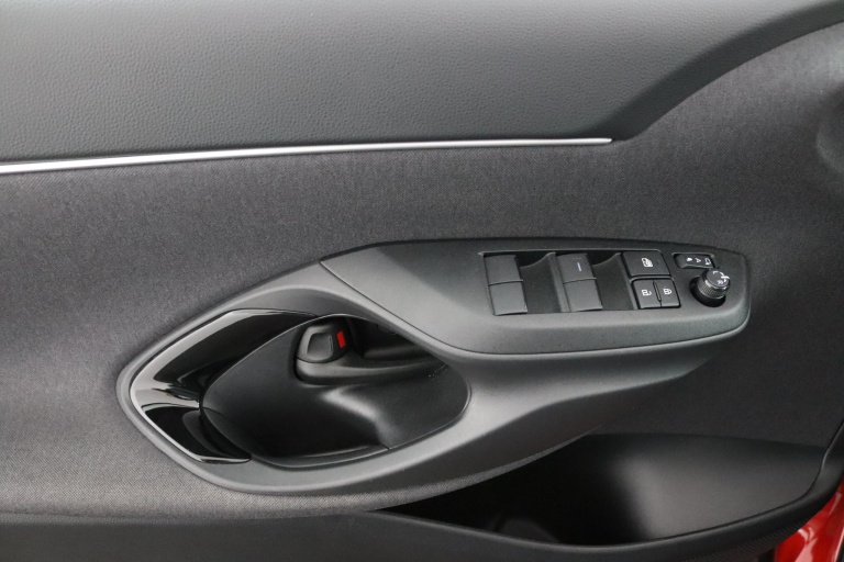 Toyota Yaris Cross - 1.5 Hybrid 115 First Edition 30