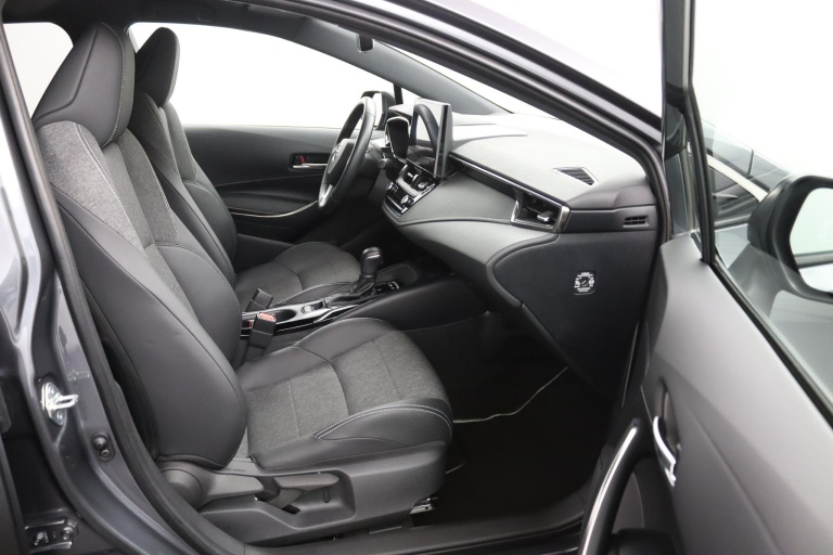 Toyota Corolla - 1.8 Hybrid First Edition 10