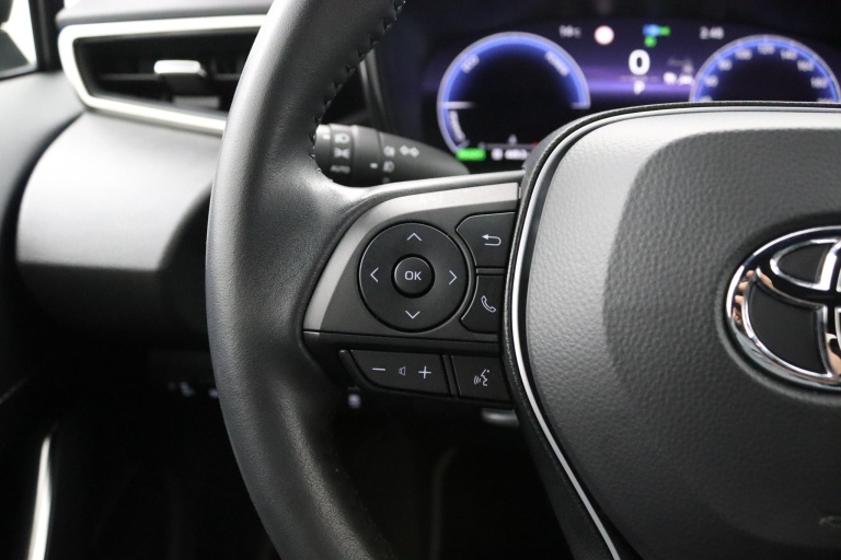 Toyota Corolla - 1.8 Hybrid First Edition 17