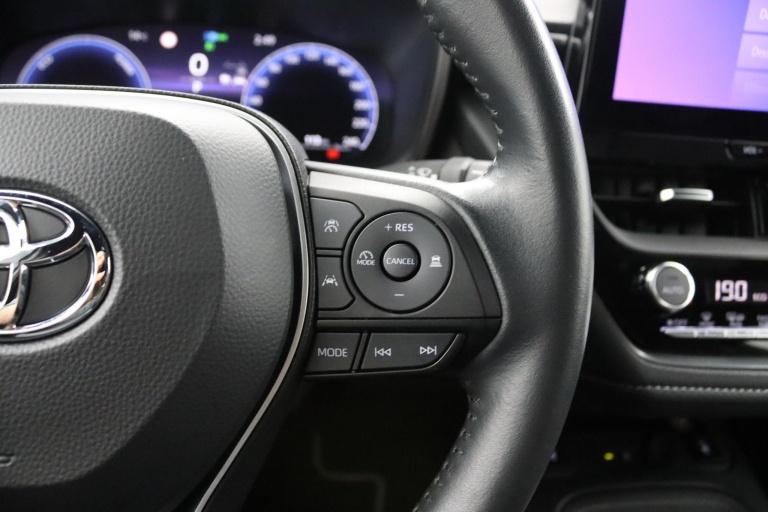 Toyota Corolla - 1.8 Hybrid First Edition 18