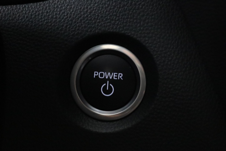 Toyota Corolla - 1.8 Hybrid First Edition 19