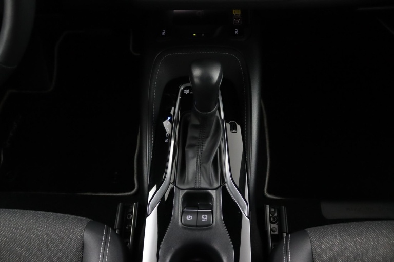 Toyota Corolla - 1.8 Hybrid First Edition 20