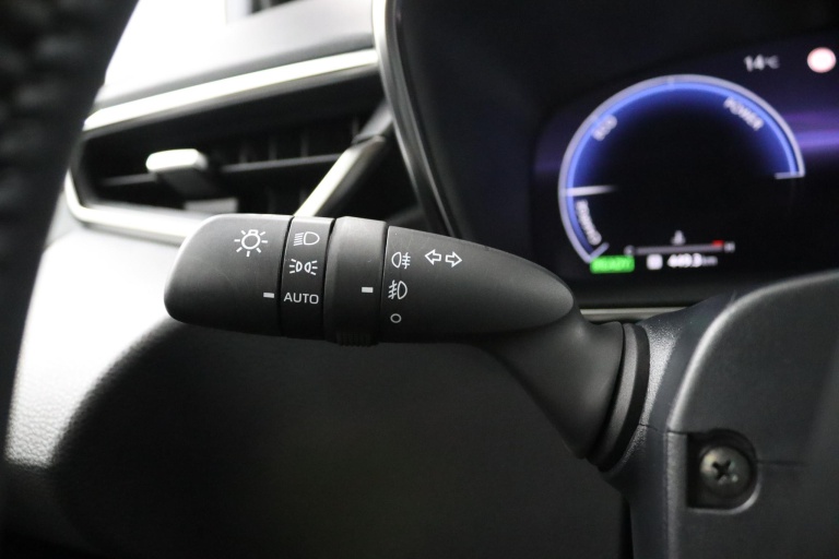 Toyota Corolla - 1.8 Hybrid First Edition 23