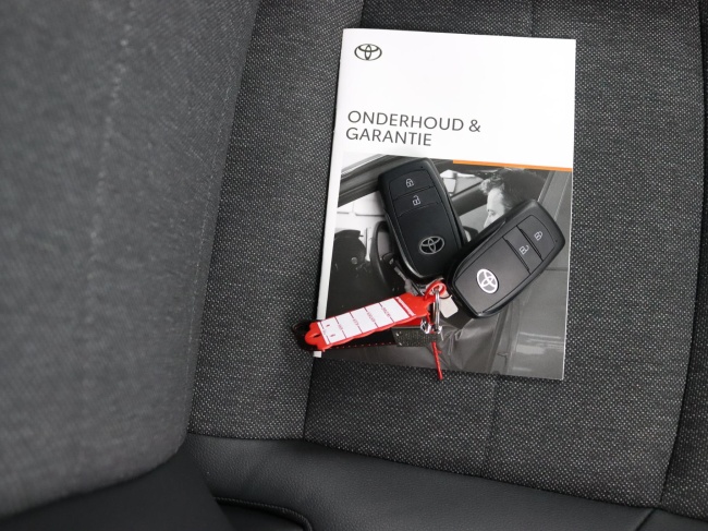 Toyota Corolla - 1.8 Hybrid First Edition