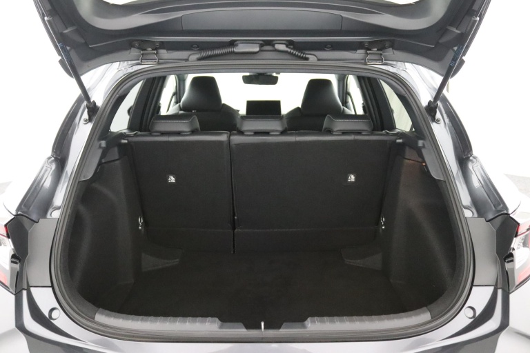 Toyota Corolla - 1.8 Hybrid First Edition 29