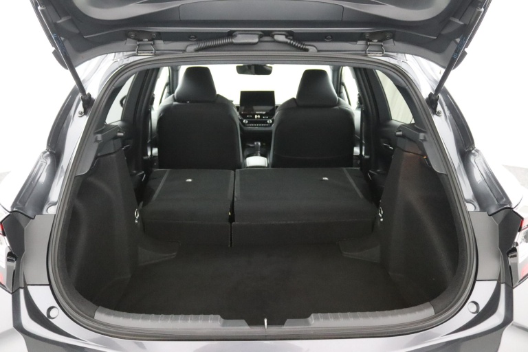 Toyota Corolla - 1.8 Hybrid First Edition 30