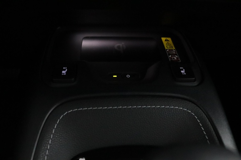 Toyota Corolla - 1.8 Hybrid First Edition 36