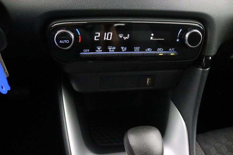 Toyota Yaris - 1.5 Hybrid Dynamic Limited 13