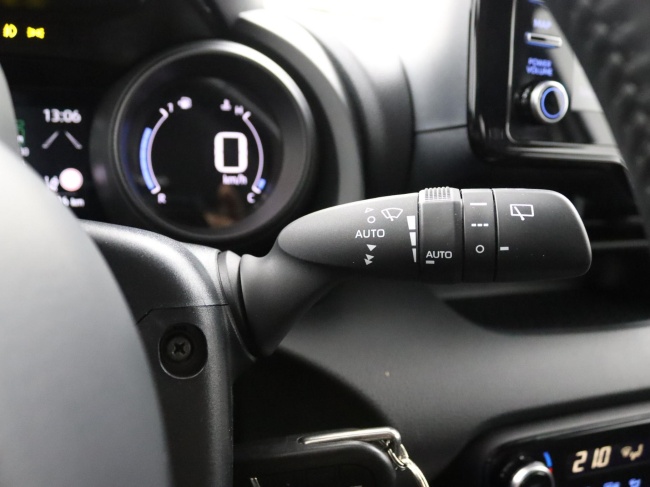 Toyota Yaris - 1.5 Hybrid Dynamic Limited