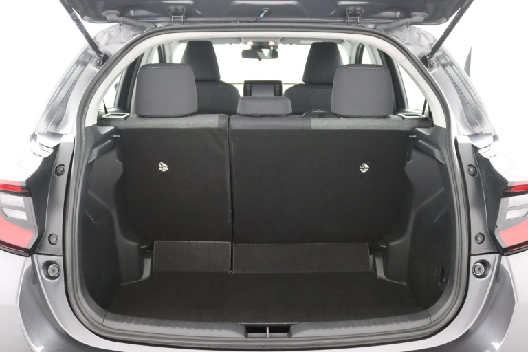 Toyota Yaris - 1.5 Hybrid Dynamic Limited 27