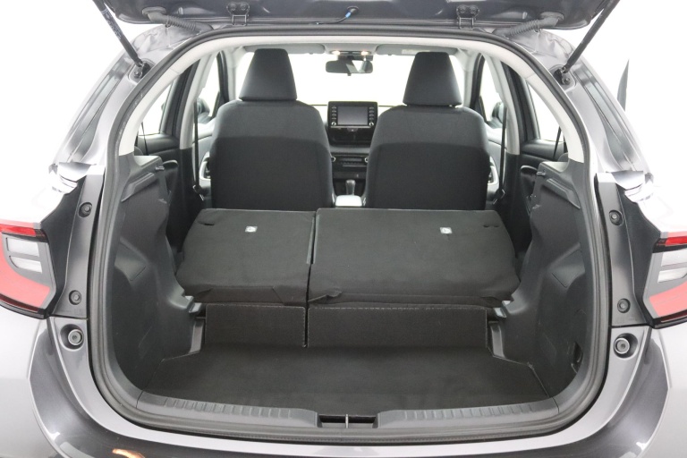 Toyota Yaris - 1.5 Hybrid Dynamic Limited 28