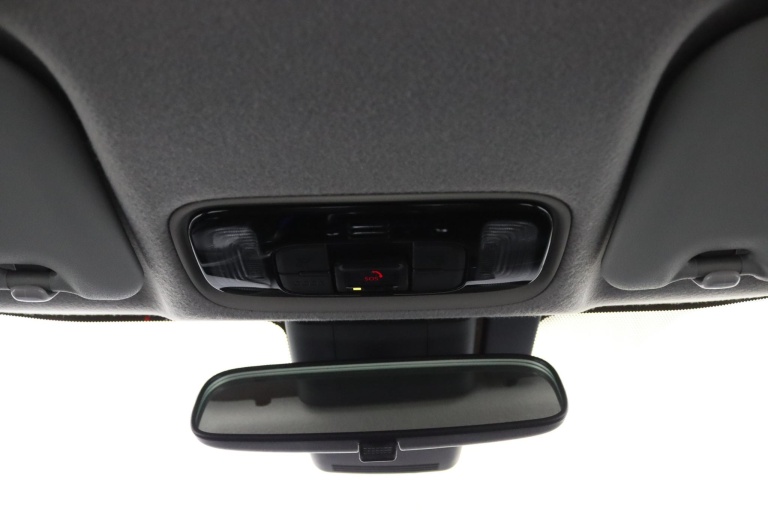 Toyota Yaris - 1.5 Hybrid Dynamic Limited 31