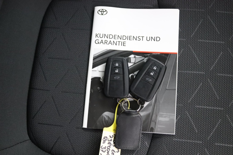 Toyota RAV4 - 2.5 Hybrid AWD First Edition 27