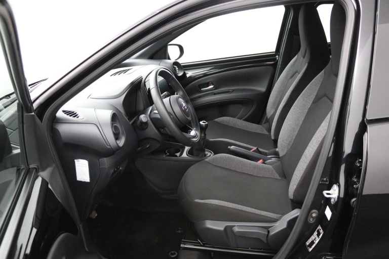 Toyota Aygo X - 1.0 VVT-i MT Play 17