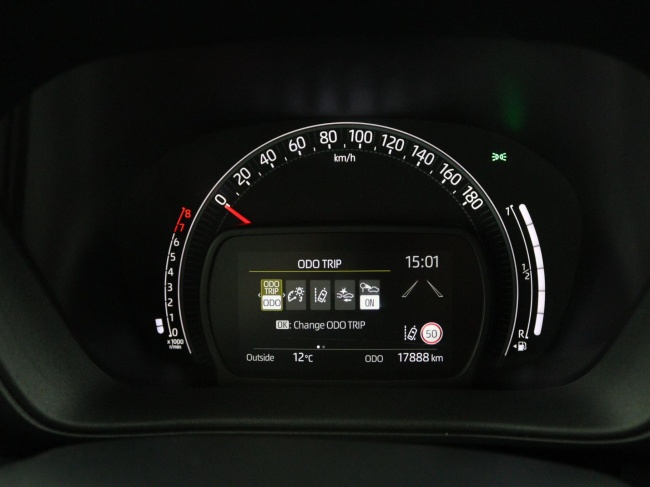 Toyota Aygo X - 1.0 VVT-i MT Play