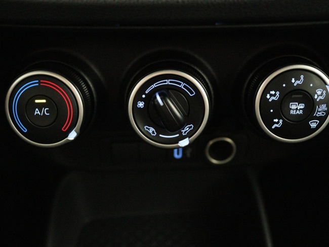 Toyota Aygo X - 1.0 VVT-i MT Play