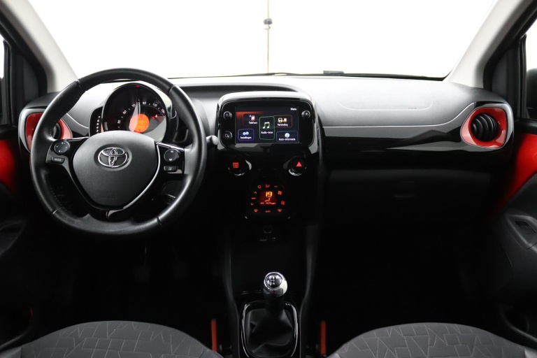 Toyota Aygo - 1.0 VVT-i x-clusiv 11
