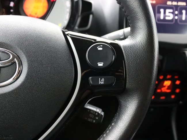 Toyota Aygo - 1.0 VVT-i x-clusiv